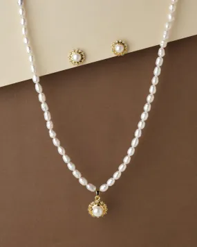 Elegant Pearl Necklace Set