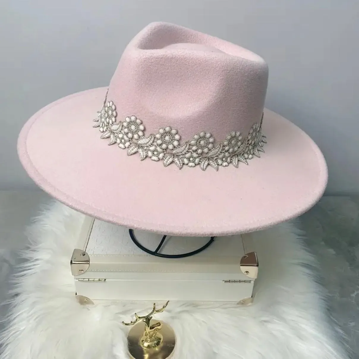 Wild Wild West, Lace Flower Pink Felt Elegant Fedora